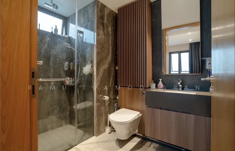 Midwood, 10 Hillview Rise, 4 Bedrooms, 1,259 sqft, Condominium For Sale, by Ramu Thamodharan, 500204728 - Bathroom - PropertyGuru.com.sg