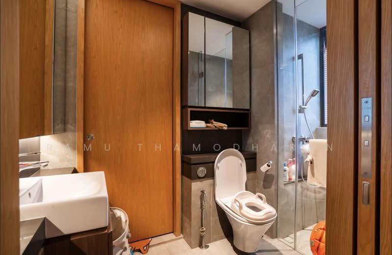 Midwood, 10 Hillview Rise, 4 Bedrooms, 1,259 sqft, Condominium For Sale, by Ramu Thamodharan, 500204728 - Bathroom - PropertyGuru.com.sg