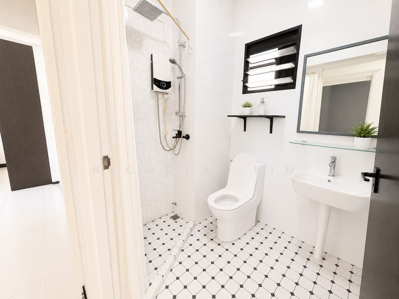 2D Sri Geylang Serai, 2D Geylang Serai, 3 Bedrooms, 1,001 sqft, HDB Flat For Sale, by Nicholas Lim, 500204736 - Bathroom - PropertyGuru.com.sg