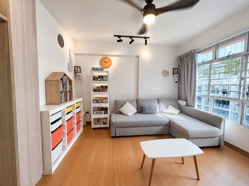 366A Sembawang Crescent, 366A Sembawang Crescent, 3 Bedrooms, 1,001 sqft, HDB Flat For Sale, by Nat Tjew, 500204753 - Living Room - PropertyGuru.com.sg