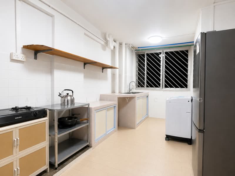 642 Hougang Avenue 8, 642 Hougang Avenue 8, 2 Bedrooms, 646 sqft, HDB Flat For Rent, by Alvin Lim Yi Cheng, 500204762 - Kitchen - PropertyGuru.com.sg