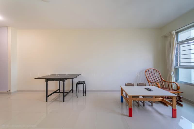 490B Choa Chu Kang Avenue 5, 490B Choa Chu Kang Avenue 5, 2 Bedrooms, 732 sqft, HDB Flat For Sale, by Leona Chansingh, 500204777 - Living Room - PropertyGuru.com.sg