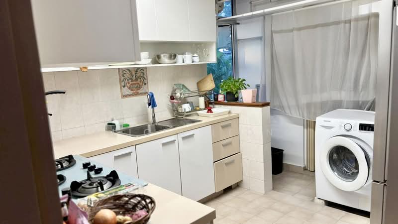 Sunrise Gardens, 51 Sunrise Gardens, 2 Bedrooms, 893 sqft, Condominium For Sale, by Alicia Leong, 500204782 - Kitchen - PropertyGuru.com.sg