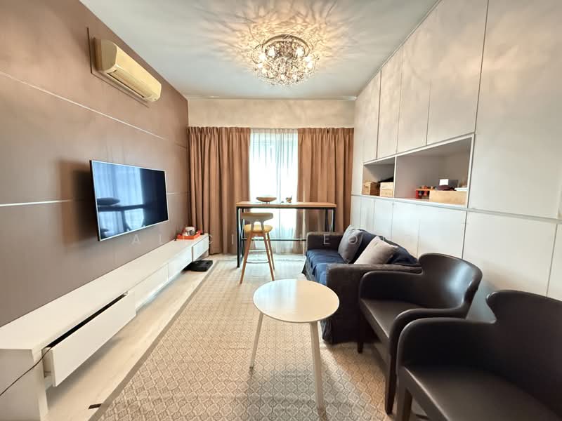 Sunrise Gardens, 51 Sunrise Gardens, 2 Bedrooms, 893 sqft, Condominium For Sale, by Alicia Leong, 500204782 - Living Room - PropertyGuru.com.sg