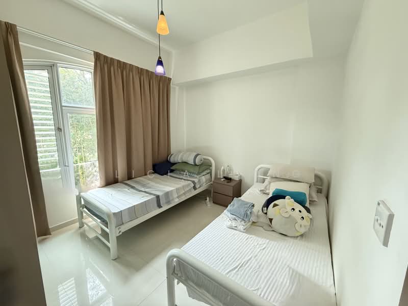 Sunrise Gardens, 51 Sunrise Gardens, Seletar / Yio Chu Kang, 2 Bedrooms, 893 sqft, Condominium For Sale, by Alicia Leong, 500204782 - Bedroom - PropertyGuru.com.sg
