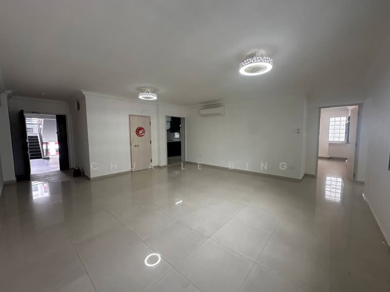 686D Choa Chu Kang Crescent, 686D Choa Chu Kang Crescent, 3 Bedrooms, 1,184 sqft, HDB Flat For Sale, by Chua Le Bing, 500204784 - Living Room - PropertyGuru.com.sg