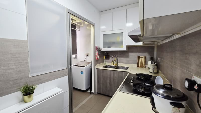 573C Woodlands Glen, 573C Woodlands Drive 16, 2 Bedrooms, 731 sqft, HDB Flat For Sale, by Shuhandy Tugi, 500204792 - Kitchen - PropertyGuru.com.sg