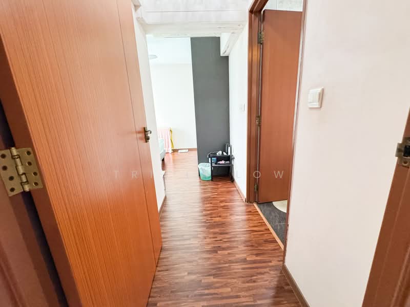 633C Senja Green, 633C Senja Road, 3 Bedrooms, 1,001 sqft, HDB Flat For Sale, by Tricia Low, 500204813 - Master Bedroom Walkway - PropertyGuru.com.sg