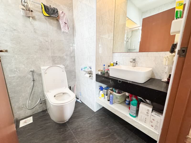 633C Senja Green, 633C Senja Road, 3 Bedrooms, 1,001 sqft, HDB Flat For Sale, by Tricia Low, 500204813 - Master Bathroom - PropertyGuru.com.sg