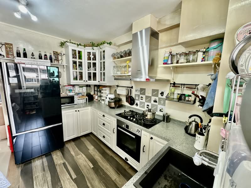 354 Bukit Batok Street 31, 354 Bukit Batok Street 31, 4 Bedrooms, 1,593 sqft, HDB Flat For Sale, by Keeve Ng, 500204816 - Kitchen - PropertyGuru.com.sg