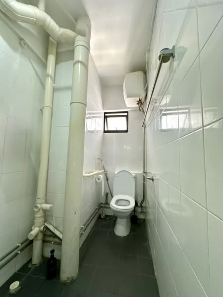354 Bukit Batok Street 31, 354 Bukit Batok Street 31, 4 Bedrooms, 1,593 sqft, HDB Flat For Sale, by Keeve Ng, 500204816 - Common Bathroom - PropertyGuru.com.sg