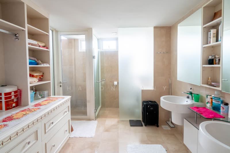 The Springside, Springside Walk, 5 Bedrooms, 3,800 sqft, Corner Terrace For Sale, by Sharon Jany, 500204817 - Bathroom - PropertyGuru.com.sg