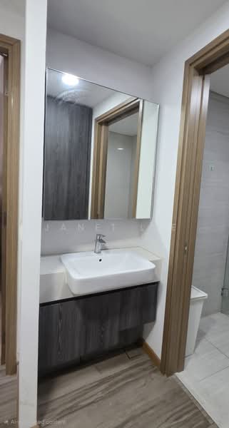 Lakeville, 1 Jurong Lake Link, 2 Bedrooms, 775 sqft, Condominium For Rent, by Janet Lee, 500204819 - Bathroom - PropertyGuru.com.sg