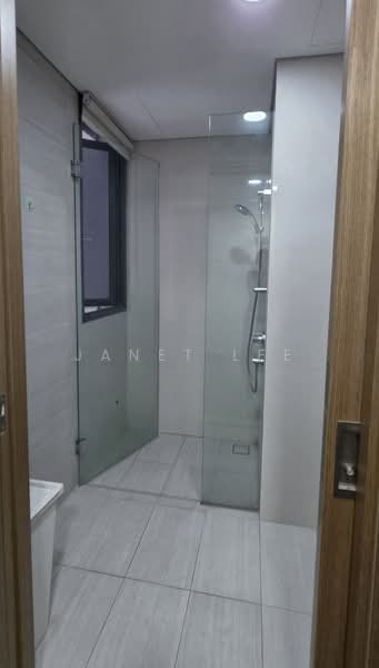 Lakeville, 1 Jurong Lake Link, 2 Bedrooms, 775 sqft, Condominium For Rent, by Janet Lee, 500204819 - Bathroom - PropertyGuru.com.sg