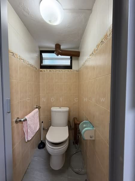 195 Kim Keat Avenue, 195 Kim Keat Avenue, 2 Bedrooms, 710 sqft, HDB Flat For Sale, by Cindy Chew, 500204820 - Bathroom - PropertyGuru.com.sg