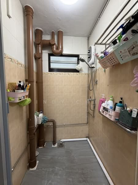 195 Kim Keat Avenue, 195 Kim Keat Avenue, 2 Bedrooms, 710 sqft, HDB Flat For Sale, by Cindy Chew, 500204820 - Bathroom - PropertyGuru.com.sg