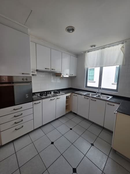 Springdale Condo, 45 Hindhede Walk, 2 Bedrooms, 926 sqft, Condominium For Sale, by Sharon Yeo, 500204832 - Big Kitchen - PropertyGuru.com.sg