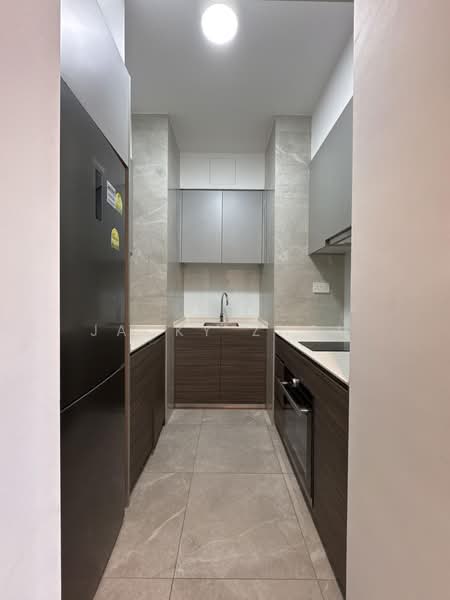 Stirling Residences, 21 Stirling Road, 2 Bedrooms, 624 sqft, Condominium For Sale, by Jacky Zhou, 500204839 - Kitchen - PropertyGuru.com.sg