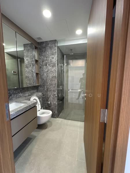Stirling Residences, 21 Stirling Road, 2 Bedrooms, 624 sqft, Condominium For Sale, by Jacky Zhou, 500204839 - Bathroom - PropertyGuru.com.sg