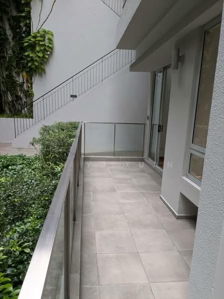 8 @ Mount Sophia, 8 Mount Sophia, 2 Bedrooms, 958 sqft, Condominium For Sale, by Oh Yu Xuan, 500204840 - Balcony - PropertyGuru.com.sg