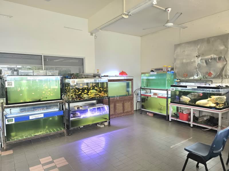 418 Ang Mo Kio Avenue 10, 418 Ang Mo Kio Avenue 10, 2 Bedrooms, 797 sqft, HDB Flat For Sale, by Adrian Ooi, 500204845 - Bonus: Level 1 fish aquarium - PropertyGuru.com.sg