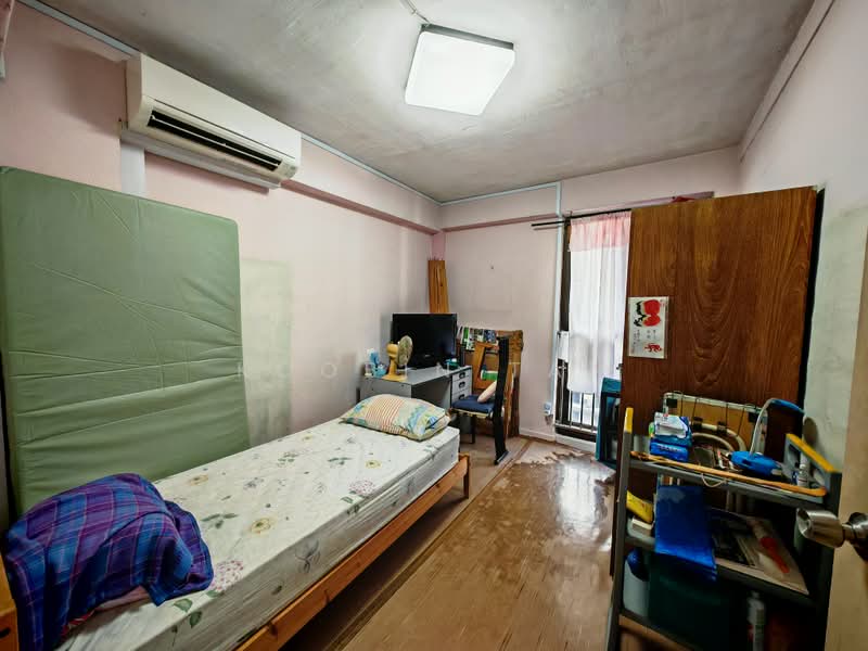 102 Henderson Crescent, 102 Henderson Crescent, 3 Bedrooms, 860 sqft, HDB Flat For Sale, by Koobin Tan, 500204847 - Bedroom - PropertyGuru.com.sg