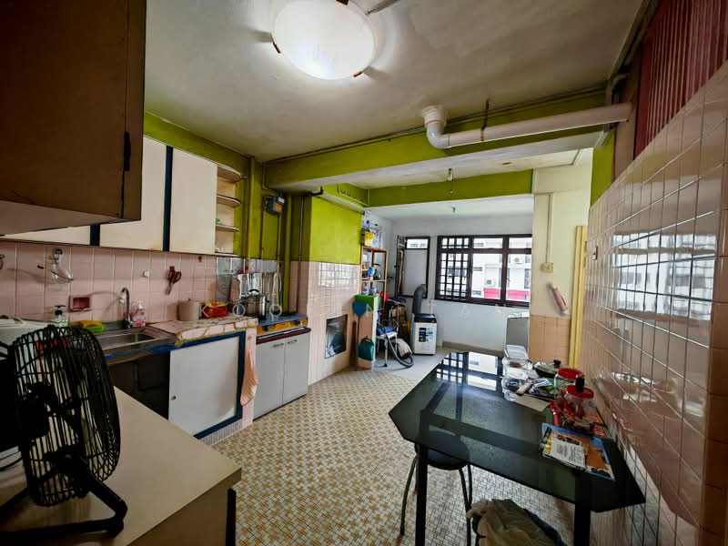 102 Henderson Crescent, 102 Henderson Crescent, 3 Bedrooms, 860 sqft, HDB Flat For Sale, by Koobin Tan, 500204847 - Kitchen - PropertyGuru.com.sg