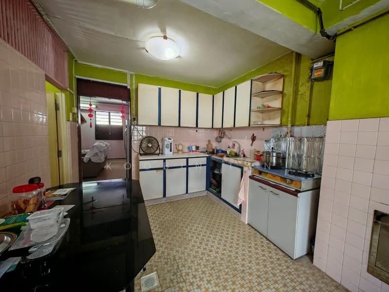 102 Henderson Crescent, 102 Henderson Crescent, 3 Bedrooms, 860 sqft, HDB Flat For Sale, by Koobin Tan, 500204847 - Kitchen - PropertyGuru.com.sg