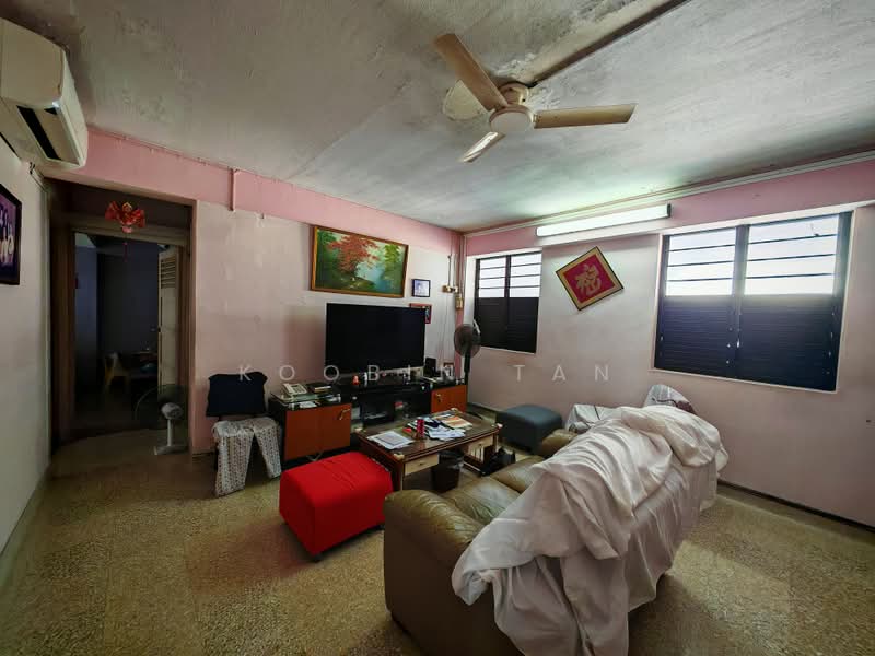 102 Henderson Crescent, 102 Henderson Crescent, 3 Bedrooms, 860 sqft, HDB Flat For Sale, by Koobin Tan, 500204847 - Living Room - PropertyGuru.com.sg