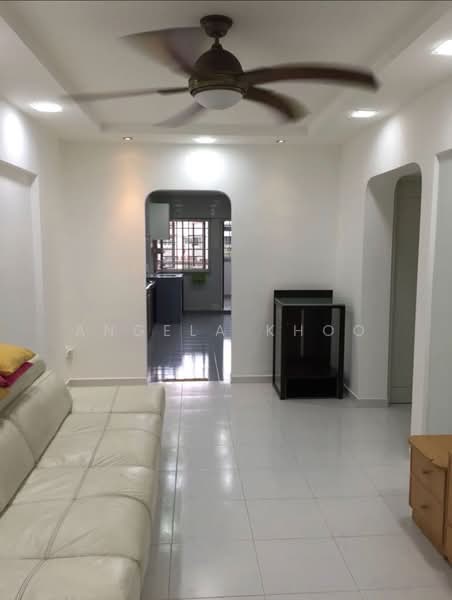 112 Ang Mo Kio Avenue 4, 112 Ang Mo Kio Avenue 4, 3 Bedrooms, 785 sqft, HDB Flat For Rent, by Angela Khoo, 500204850 - Living Room - PropertyGuru.com.sg