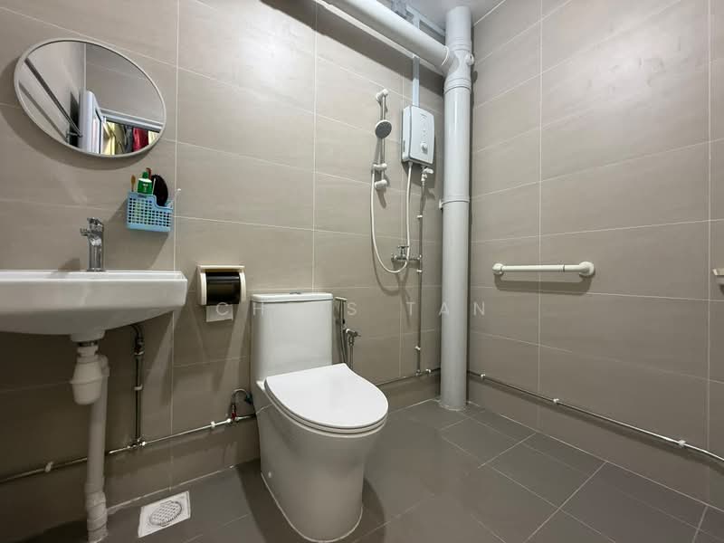 84 Lorong 2 Toa Payoh, 84 Lorong 2 Toa Payoh, 3 Bedrooms, 1,152 sqft, HDB Flat For Rent, by Chris Tan, 500204853 - Bathroom - PropertyGuru.com.sg