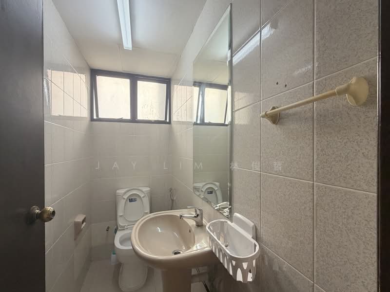 Amber Point, 1 Amber Road, 3 Bedrooms, 1,690 sqft, Condominium For Sale, by Jay Lim 林俊哲, 500204860 - Bathroom - PropertyGuru.com.sg