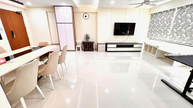 549B Segar Road, 549B Segar Road, 3 Bedrooms, 1,216 sqft, HDB Flat For Sale, by Caline Chai, 500204870 - Living Room - PropertyGuru.com.sg