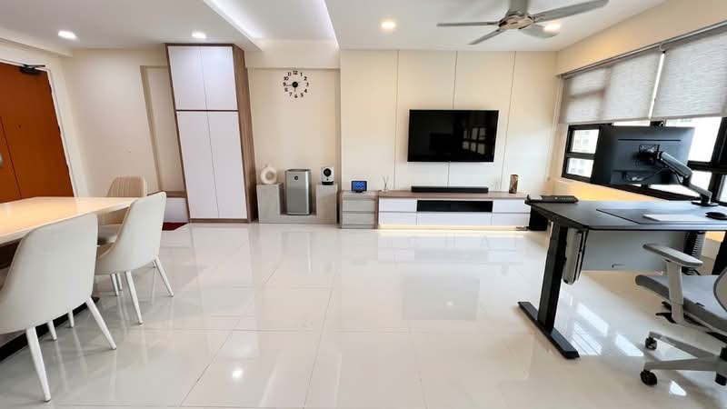 549B Segar Road, 549B Segar Road, 3 Bedrooms, 1,216 sqft, HDB Flat For Sale, by Caline Chai, 500204870 - Living Room - PropertyGuru.com.sg