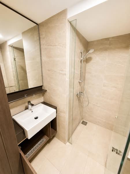 Riverfront Residences, 49 Hougang Avenue 7, 3 Bedrooms, 872 sqft, Condominium For Rent, by Kai Lin Koh, 500204878 - Bathroom - PropertyGuru.com.sg