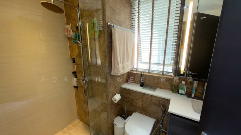 Sims Urban Oasis, 2 Sims Drive, 2 Bedrooms, 624 sqft, Condominium For Sale, by Adrian Wee 黄國强, 500204881 - Bathroom - PropertyGuru.com.sg