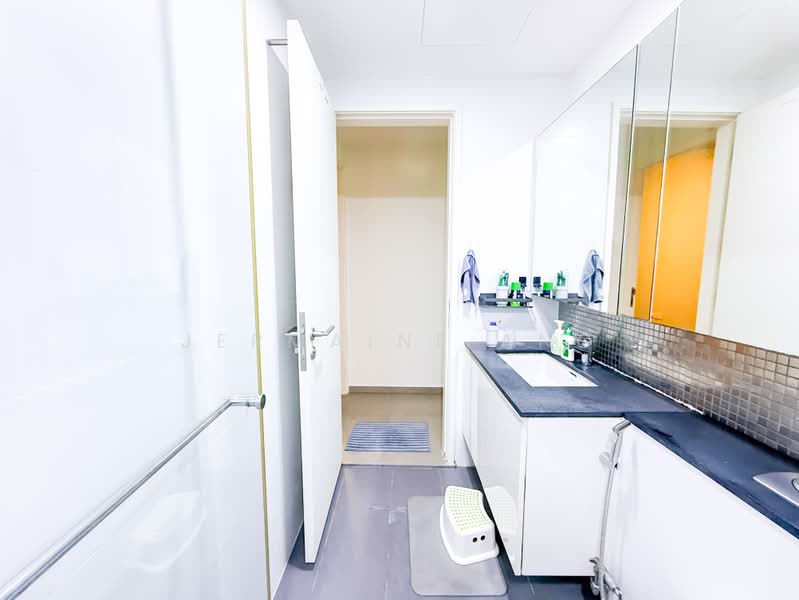 Large 2 Bedroom Swimming Pool View High Ceiling Height, Lor Ah Soo, Upper Paya Lebar Road, Hougang Street 11, 2 Bedrooms, 980 sqft, Condominium For Sale, by Jermaine Ang, 500204884 - Bathroom - PropertyGuru.com.sg