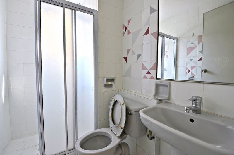 The Regalia, 2 River Valley Close, 3 Bedrooms, 1,249 sqft, Apartment For Sale, by Jerry Lee, 500204885 - Bathroom - PropertyGuru.com.sg