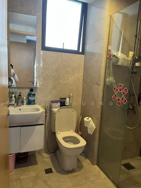 La Fiesta, 74 Sengkang Square, 3 Bedrooms, 829 sqft, Condominium For Sale, by Lydia Huang, 500204896 - Bathroom - PropertyGuru.com.sg
