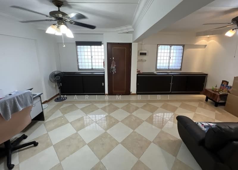 428 Clementi Avenue 3, 428 Clementi Avenue 3, 2 Bedrooms, 732 sqft, HDB Flat For Rent, by Mariam BiBi, 500204899 - Living Room - PropertyGuru.com.sg