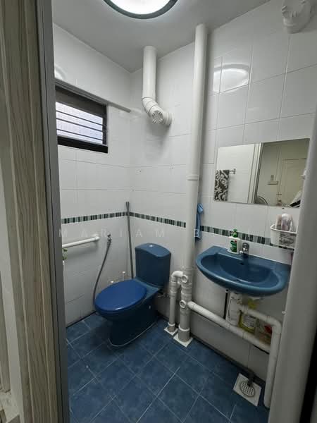 428 Clementi Avenue 3, 428 Clementi Avenue 3, 2 Bedrooms, 732 sqft, HDB Flat For Rent, by Mariam BiBi, 500204899 - Bathroom - PropertyGuru.com.sg