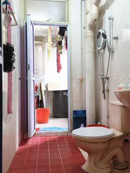 771 Woodlands Drive 60, 771 Woodlands Drive 60, 3 Bedrooms, 1,087 sqft, HDB Flat For Sale, by Andy Tan, 500204908 - Bathroom - PropertyGuru.com.sg
