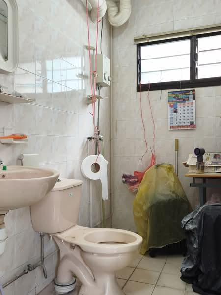 771 Woodlands Drive 60, 771 Woodlands Drive 60, 3 Bedrooms, 1,087 sqft, HDB Flat For Sale, by Andy Tan, 500204908 - Bathroom - PropertyGuru.com.sg