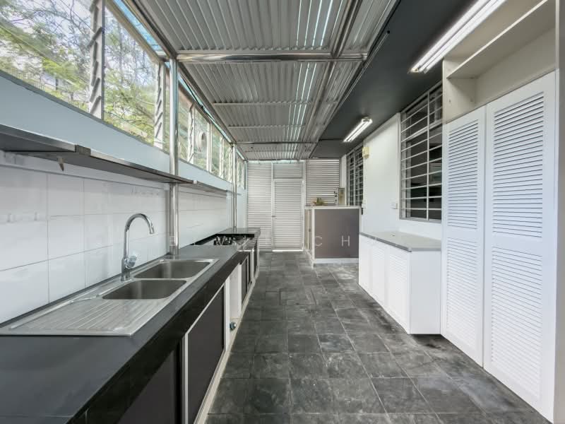 ⭐️Bungalow⭐️ Prime D10 Bt Timah Duchess Detached, Duchess Avenue/Duchess Road/Coronation Road/Bukit Timah Road/Dunearn Road, 6 Bedrooms, 7,000 sqft, Detached House For Sale, by Kelvin Chua, 500204911 - Wet kitchen - PropertyGuru.com.sg