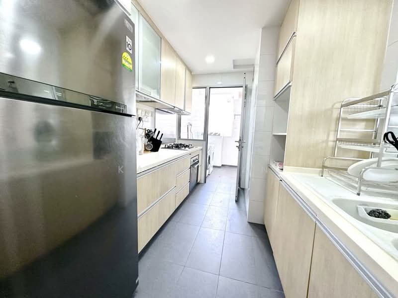 Queensway Tower, 1 Queensway, Room Rental, 200 sqft, Apartment For Rent, by Karen Tan, 500204912 - Kitchen - PropertyGuru.com.sg