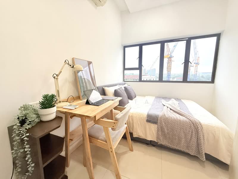 Queensway Tower, 1 Queensway, Room Rental, 200 sqft, Apartment For Rent, by Karen Tan, 500204912 - Bedroom - PropertyGuru.com.sg