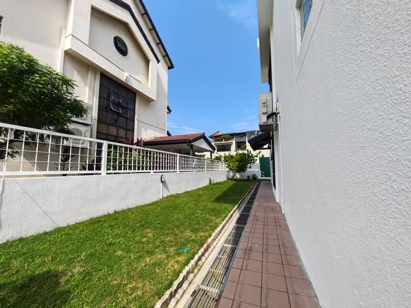 🌟RENOVATED AND IMMACULATE CONDITION💖, 1 KM TO TEMASEK PRIMARY SCHOOL, 5 Bedrooms, 3,200 sqft, Corner Terrace For Sale, by Benjamin Soh, 500204914 - Exterior - PropertyGuru.com.sg
