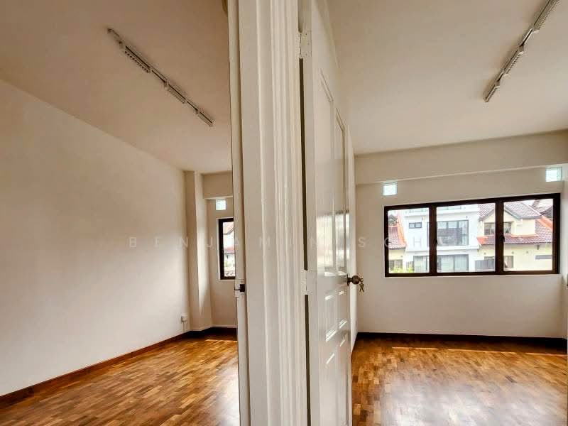 🌟RENOVATED AND IMMACULATE CONDITION💖, 1 KM TO TEMASEK PRIMARY SCHOOL, 5 Bedrooms, 3,200 sqft, Corner Terrace For Sale, by Benjamin Soh, 500204914 - Interior - PropertyGuru.com.sg