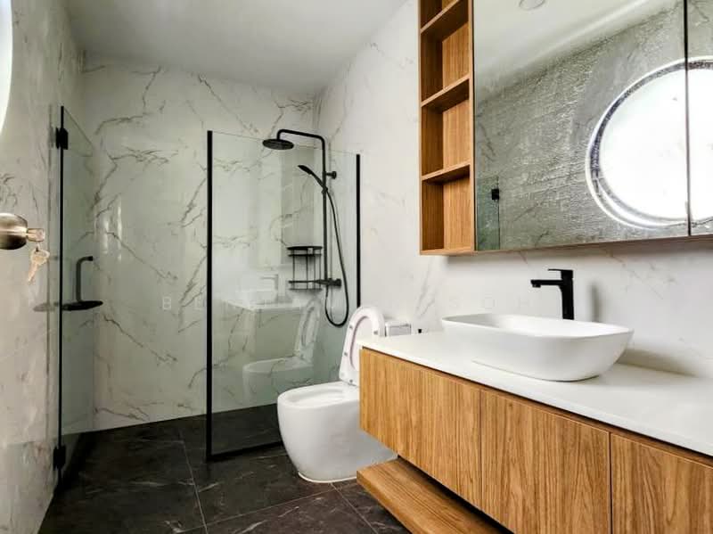 🌟RENOVATED AND IMMACULATE CONDITION💖, 1 KM TO TEMASEK PRIMARY SCHOOL, 5 Bedrooms, 3,200 sqft, Corner Terrace For Sale, by Benjamin Soh, 500204914 - Bathroom - PropertyGuru.com.sg