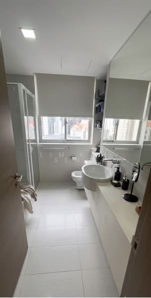 The Wharf Residence, 7 Tong Watt Road, 2 Bedrooms, 1,033 sqft, Condominium For Sale, by Lim Kah Seng, 500204915 - Bathroom - PropertyGuru.com.sg